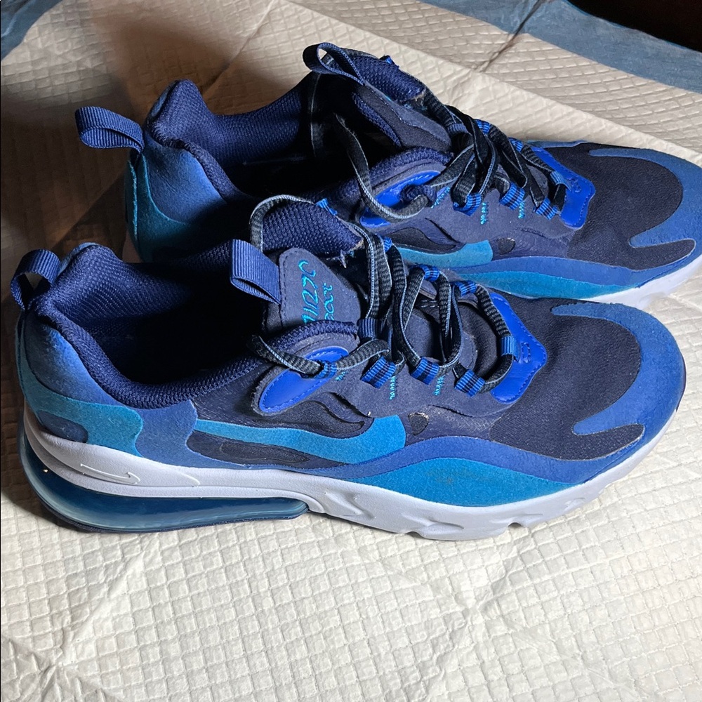 Nike Men's Dark Blue and Teal Sneakers